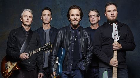 Pearl Jam will perform in Chicago in 2023